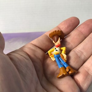 Vintage Disney Pixar Toy Story - Action Figure - 2 inch Sheriff Woody - Rare Vintage Toy Story Cake Topper Figure 90's image 3