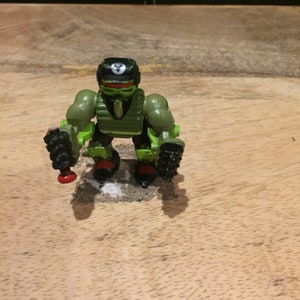 Vintage Micro Machines Z Bots - Z Bot Rantor (fehlende Fledermaus) Seltene Vintage 1992 Micro Machines Actionfigur Z-Bots Vintage Figur