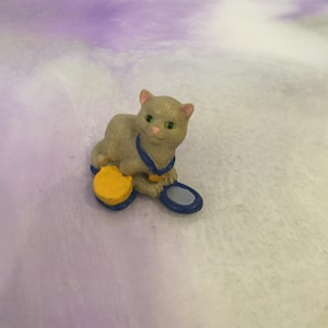 Vintage 1990&#39;s Kitty in my Pocket PVC Miniature Figure Vintage Cake Topper! Used Played With Figure Lot 2