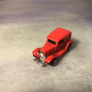 Vintage Hot Wheels Mini Micro Die Cast Car Toy - Super Cool 1980&#39;s Hot Wheels Mini Car Toy
