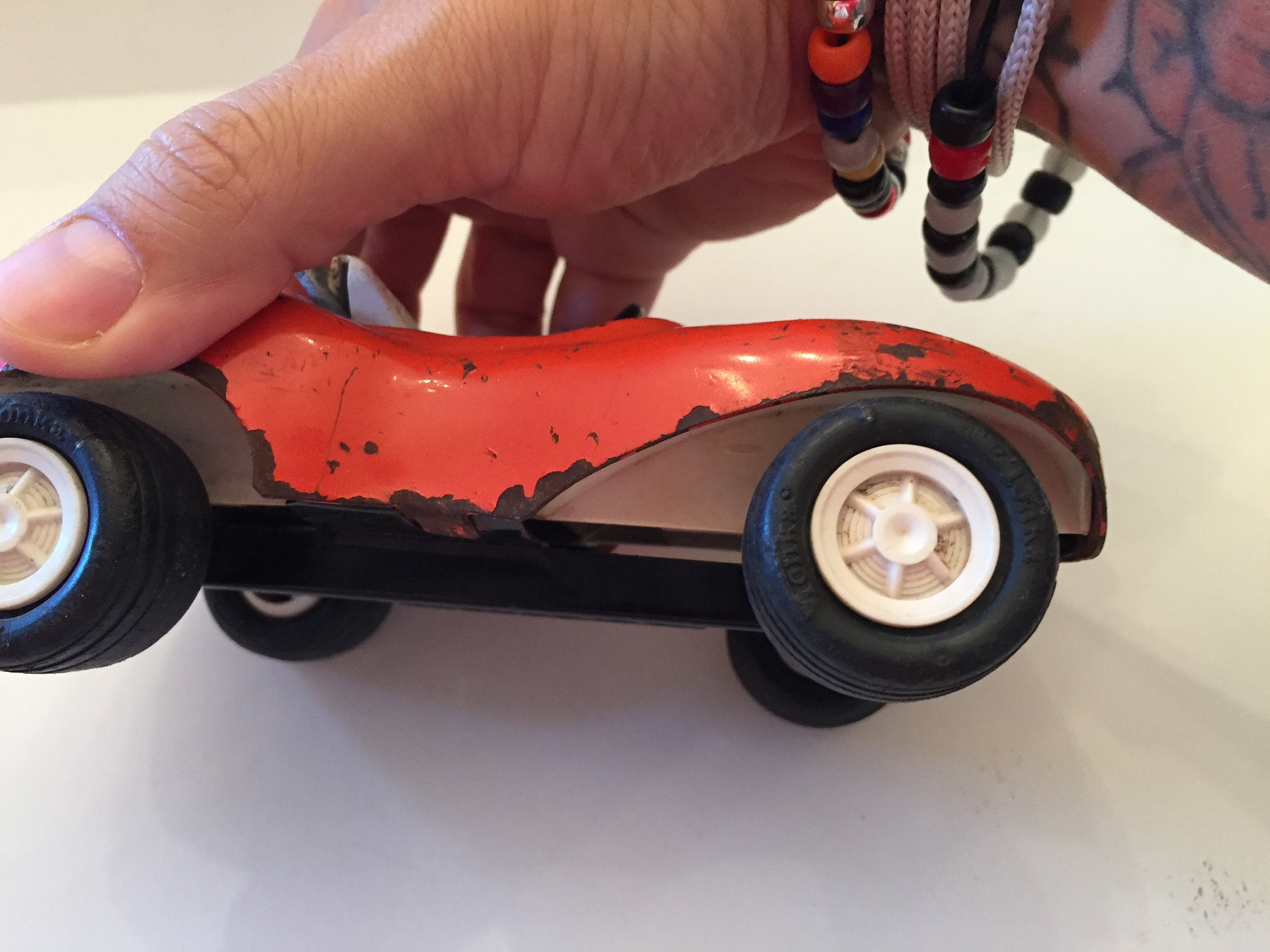 TONKA ミニカー　スポーツカー　赤い車　ヴィンテージ　レトロカー Tonka ミニカー 赤いスポーツカー - メルカリ