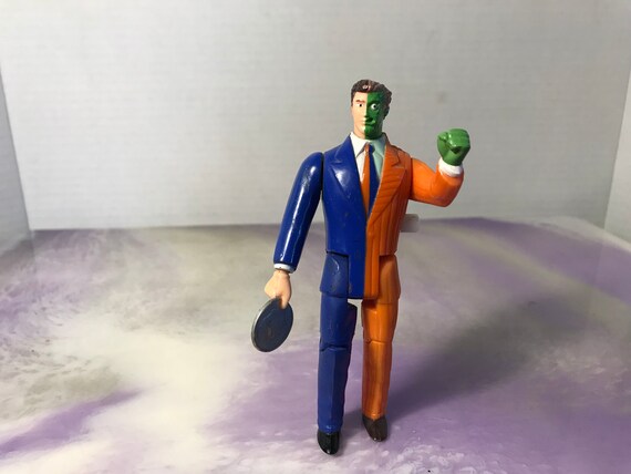 Vintage 1990 Toy Biz DC TWO FACE Action Figure Rare Vintage Figure