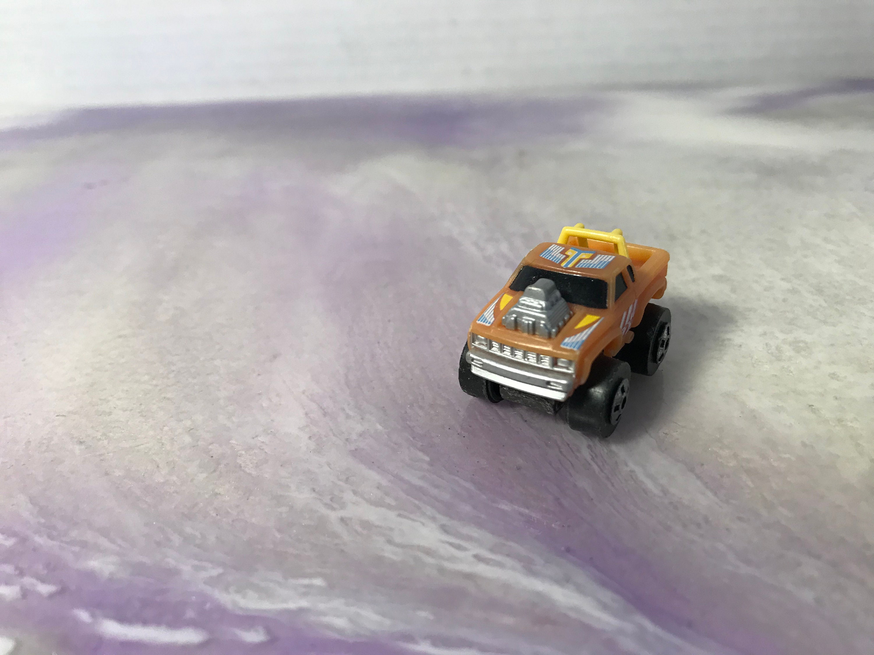 Mini jouet vintage Micro Machines, camion à changement de couleur - Galoob Micro Machine Nostalgia