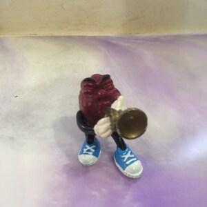 Rare Vintage Nostalgia Cake Topper Calrab California Raisins Figure Trumpet Player raisin PVC figure Applause