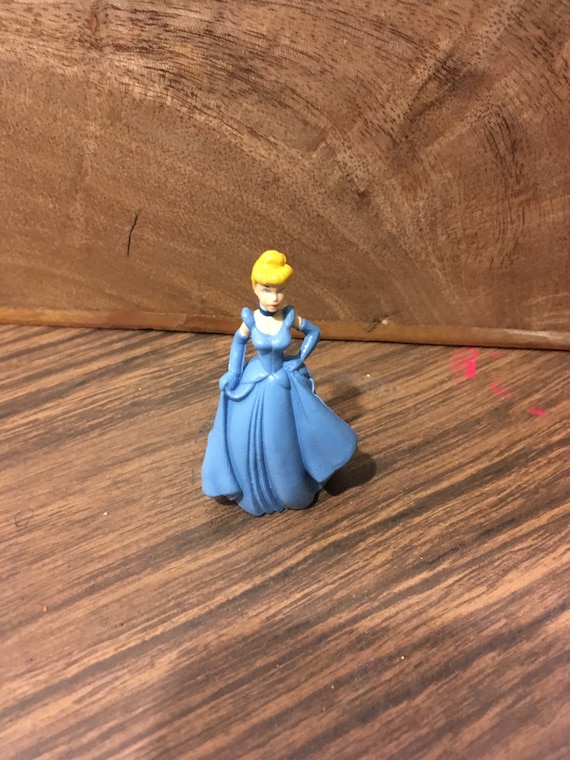 ヴィンテージ ディズニー シンデレラ ミニフィギュア PVC ケーキ