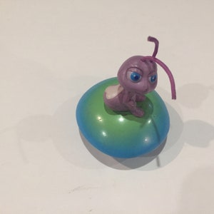 Vintage A Bug&#39;s Life - Spinning Princess Dot Toy Cake Topper Figure - 1998 Vintage Disney Pixar Toy Cake Topper Lot 2