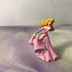 Vintage Disney AURORA Sleeping Beauty Figure PVC Cake Topper Rare Vintage Toy! Fun Vintage Toy!