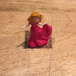 Vintage Disney 2 inch  AURORA Sleeping Beauty Figure PVC Cake Topper Rare Vintage Toy! Fun Vintage Toy! Lot 2