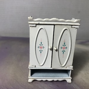 Vintage Rare THE LITTLES - Doll/Figure Accessory WARDROBE missing Drawer  Mattel (1980)  1980&#39;s Vintage toy