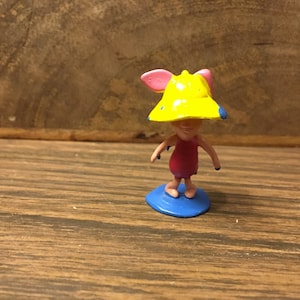 Vintage Winnie the Pooh - PIGLET in Rain Hat MINI PVC Cake Topper Figure - 1990&#39;s Vintage Winnie the Pooh Toy Lot 2