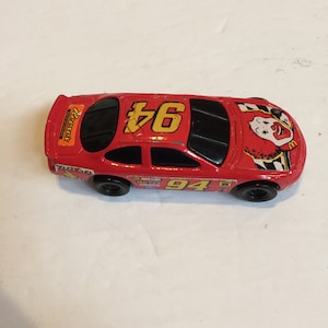 New Hot Wheels 1998 #94 Bill Elliot McDonald&#39;s Reese&#39;s Racing Car Die Cast 1:64 - Vintage McDonalds Happy Meal Toy