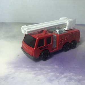 Vintage Tonka Red Fire Truck Die Cast  - Used Shape Toy Car - 90&#39;s Tonka