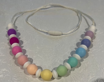 Collier d'allaitement en silicone pastel