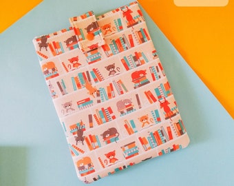 Book sleeve e custodia per ebook reader per proteggere libri, agende e tablet a tema Gatti in libreria