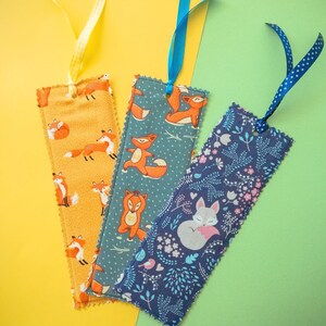 Segnalibro kawaii a tema volpi. Per libri e letture. In cotone e cartoncino, fatto a mano in Italia. Scegli tra tante fantasie diverse.