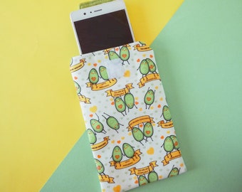 Avocado-themed kawaii phone holder in love: padded phone case, to protect your smartphone in your bag or backpack.