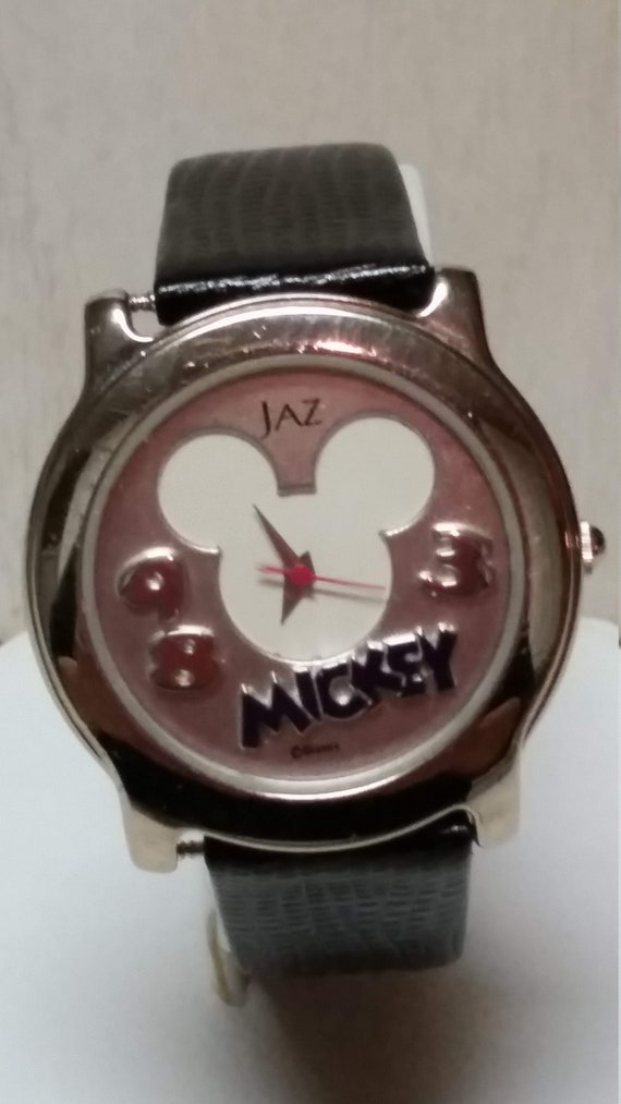 Disney Minnie Mouse Tween Stainless Steel Analog Quartz Watch : :  Clothing, Shoes & Accessories