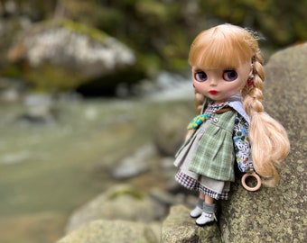 Plaid Raincoat for Blythe Doll: Green Floral Outfit