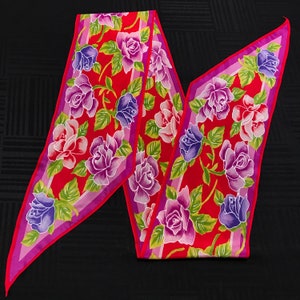 Oscar DeLaRenta 100% Silk Scarf Oblong Wingtip Vintage Floral Roses