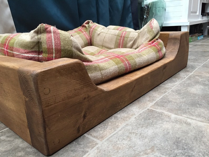 Personalised dog bed, Rustic pine dog bed, chunky pine dog bed image 4