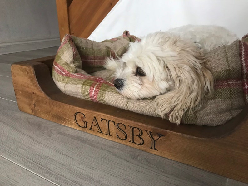 Personalised dog bed, Rustic pine dog bed, chunky pine dog bed image 3