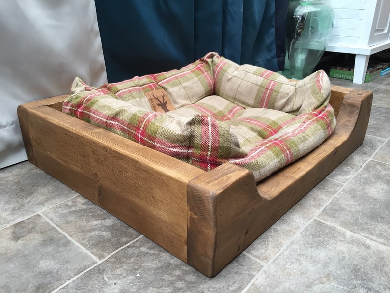 Personalised dog bed, Rustic pine dog bed, chunky pine dog bed image 2