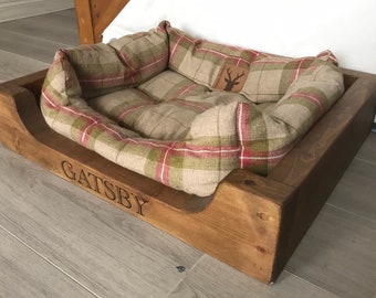 Personalised dog bed, Rustic pine dog bed, chunky pine dog bed