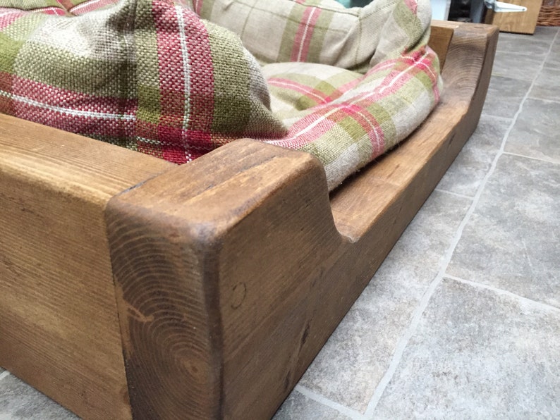 Personalised dog bed, Rustic pine dog bed, chunky pine dog bed image 6