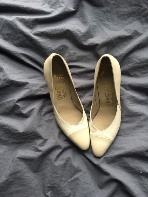 Authentic Ferragamo two tone cream neutral pumps /