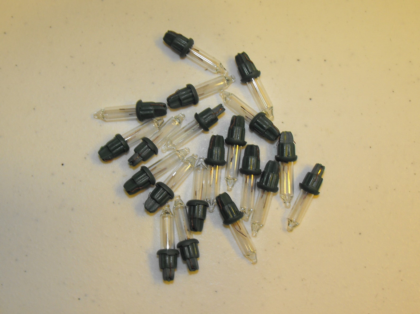 GE 20x Mini 2.5 Volt .425 Watt W V Clear Christmas Light Bulbs ...