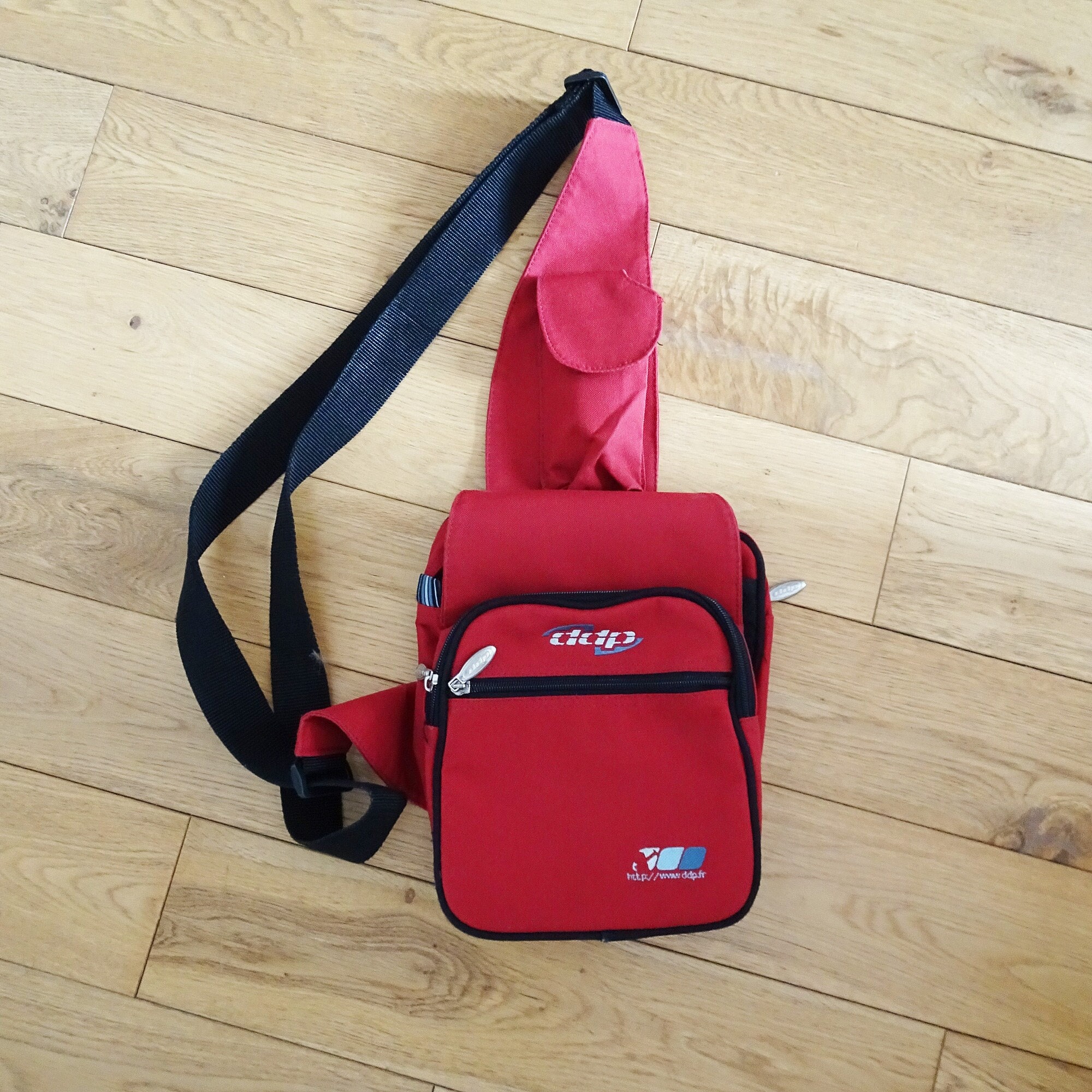 00s archive PIKO sling bag tech y2k-