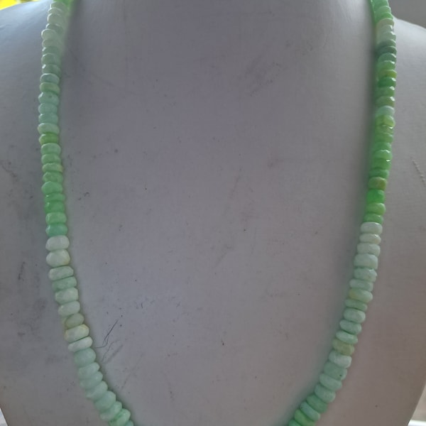 Collier de perles d'opale verte