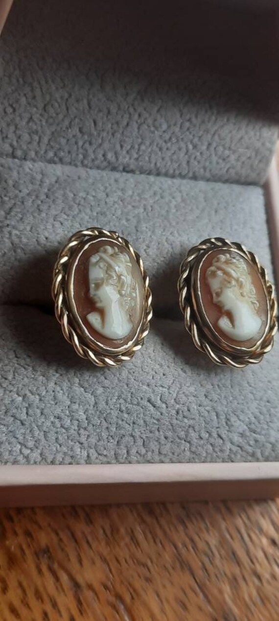 9ct gold cameo best sale earrings