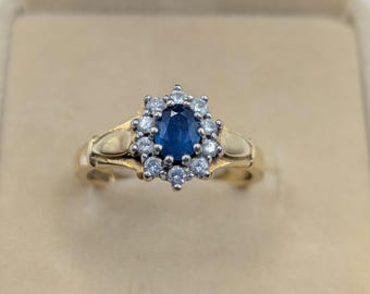 Vintage Hallmarked 18ct Gold Sapphire and Diamond Cluster Ring