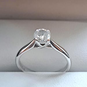 Hallmarked 18ct White Gold Diamond Solitaire Ring