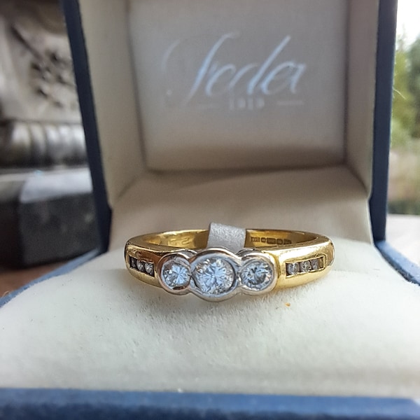 Vintage 18ct Gold Diamond Trilogy Ring