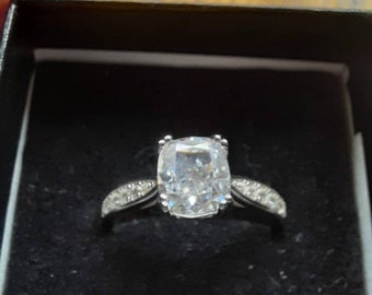 Beautiful Sterling Silver CZ Solitaire ring