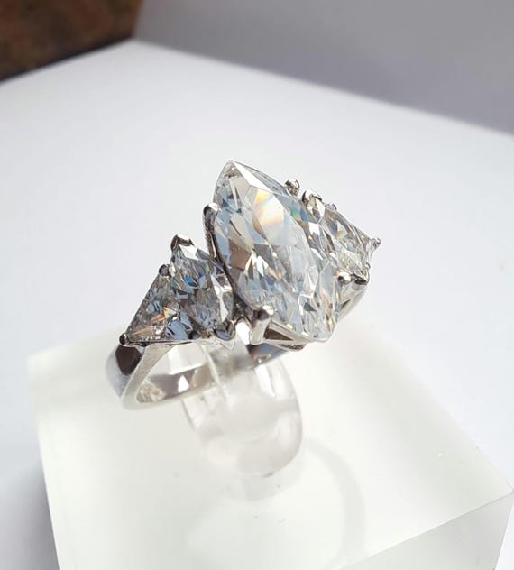 Anello a grappolo in argento sterling Diamonique Italia