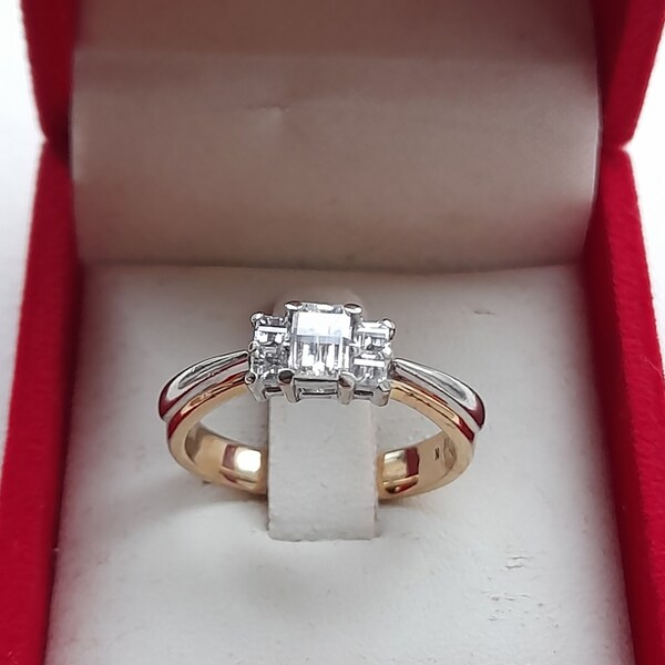 Vintage 18ct Gold Baguette Cut Diamond Ring