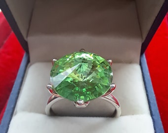 Sterling Silver Green Swarovski Crystal Ring