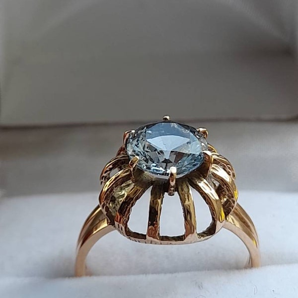 Vintage Retro 9ct Gold Aquamarine Solitaire Ring