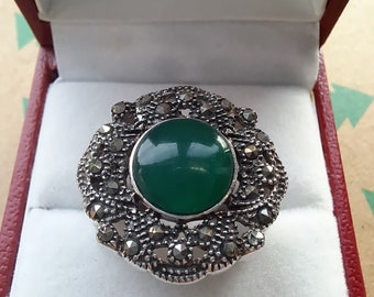 Vintage Sterling Silver Chrysoprase Marcasite Ring