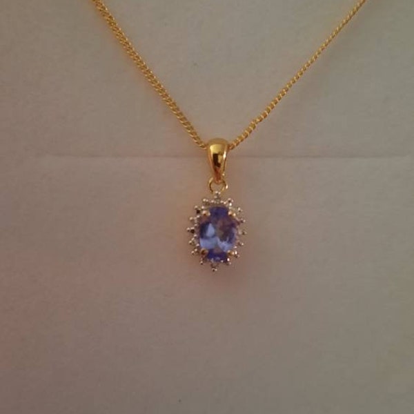 Joli pendentif tanzanite et diamants en argent sterling vermeil et diamants avec chaîne