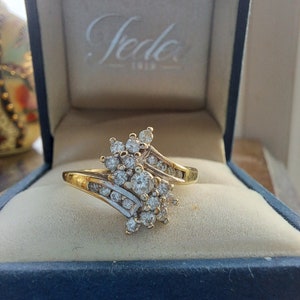18ct Gold Diamond Spray Ring