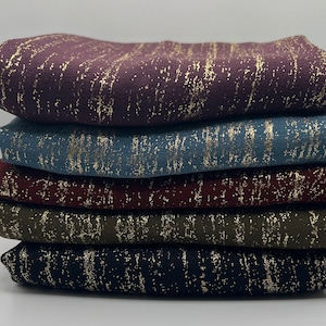 Evening shawl with gold glimmer