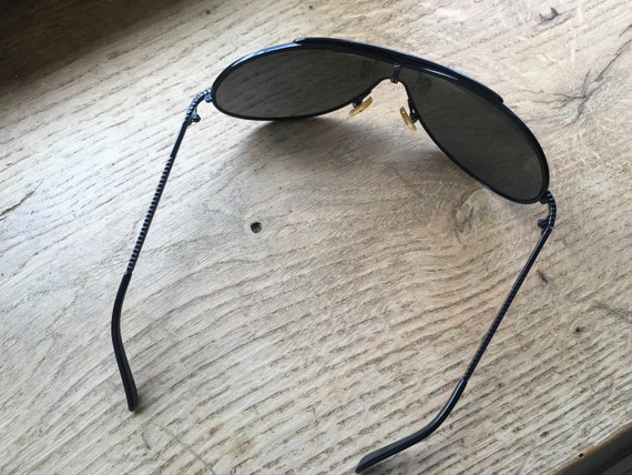 Vintage Designer Aviator Style Sunglasses by Valentino 5377  display picture 2
