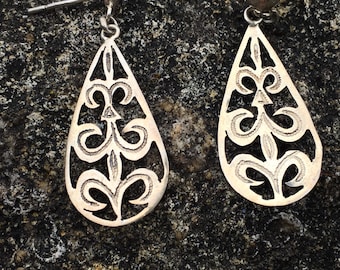 Vintage open work silver  dangly earrings