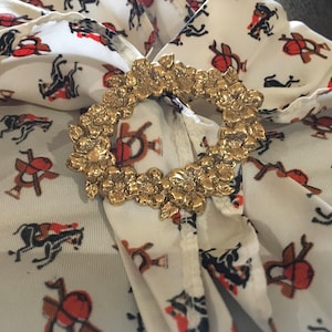 2 vintage scarf clips