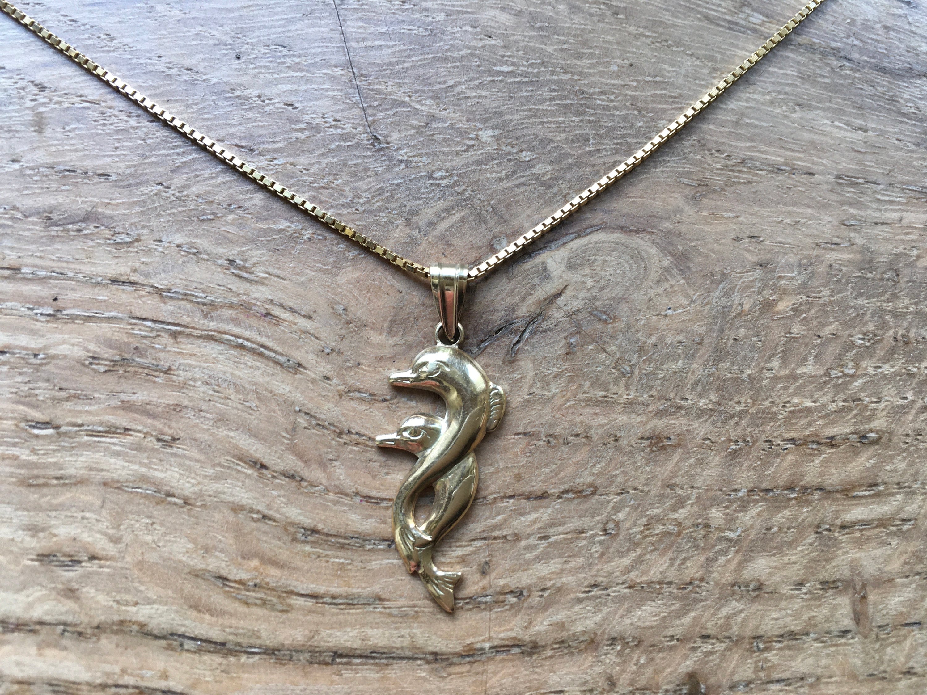 Pendentif Vintage Forme Dauphin En Pierre Naturelle Avec Chaîne - Modèle 3898