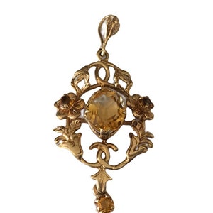 Stunning vintage art nouveau style 9 carat gold and citrine floral wreath pendant